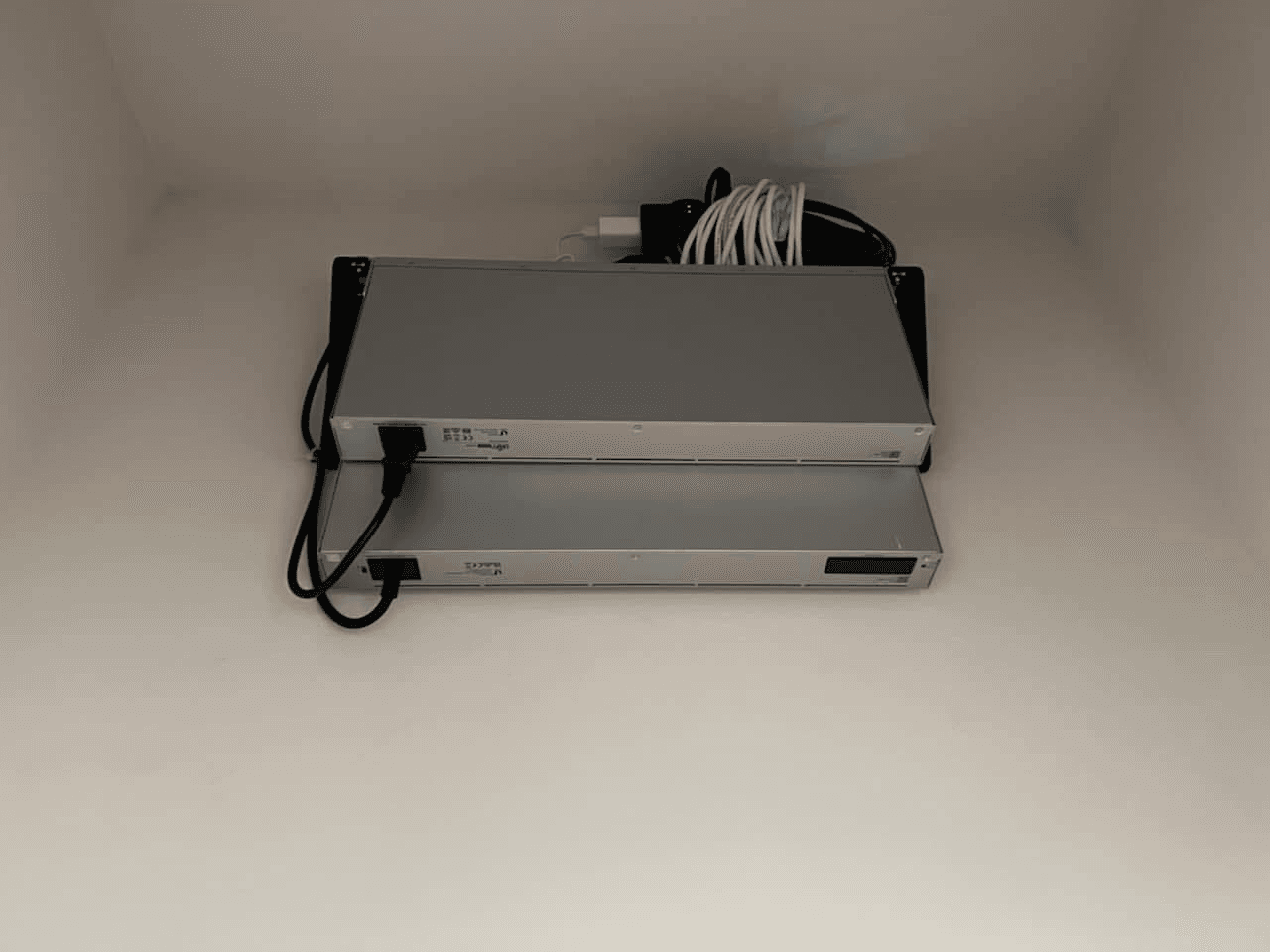 Rack-mounted network switches
